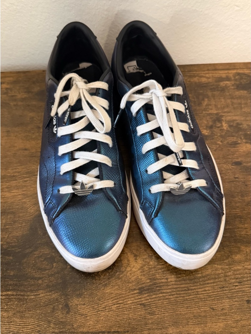 Adidas Sleek Women’s Sneakers Size 8.5 Blue Reflective Oil FV3403